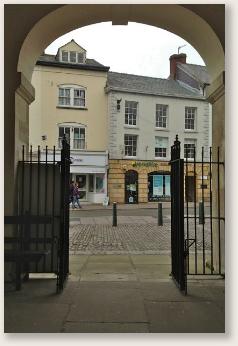 ShireHallentrance